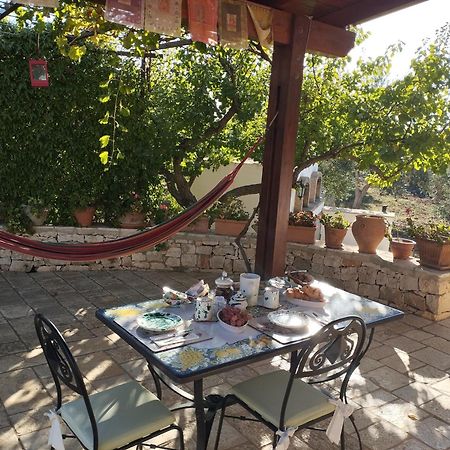 Piccolo Trullo Ostunese Le Jardin De Sophie' オストゥーニ エクステリア 写真