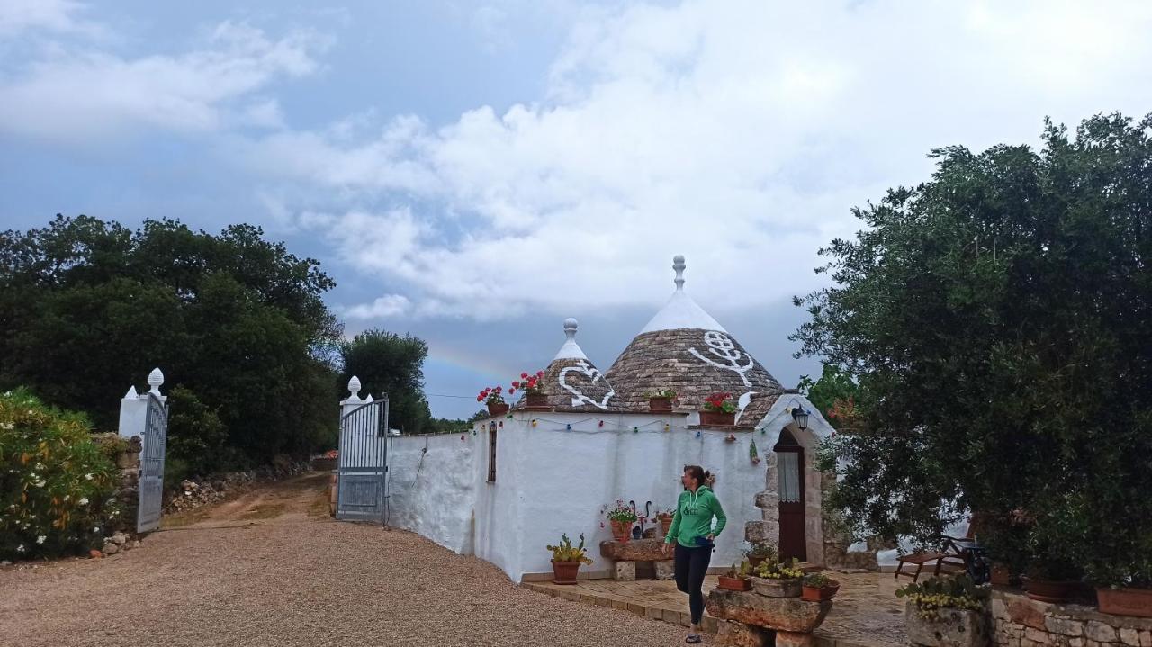 Piccolo Trullo Ostunese Le Jardin De Sophie' オストゥーニ エクステリア 写真