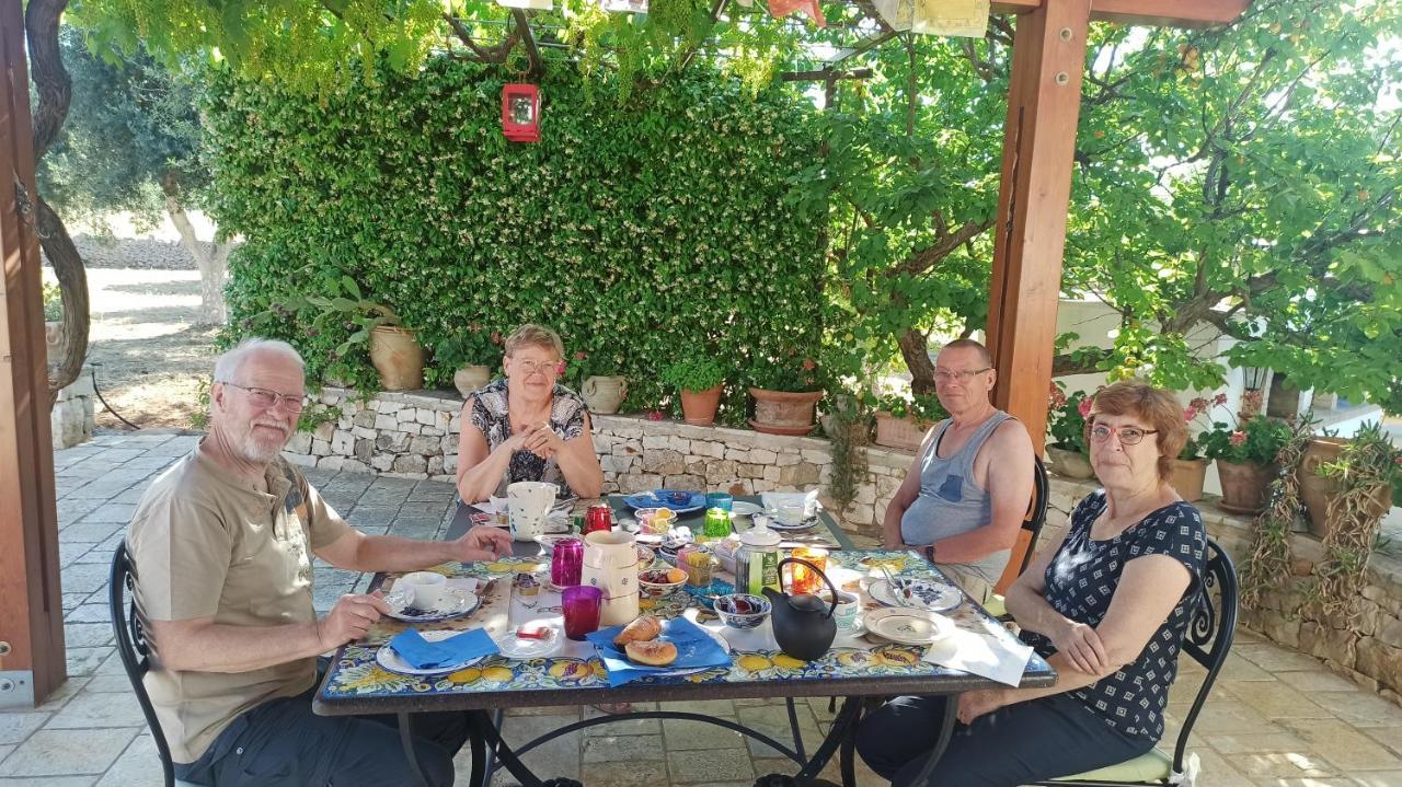 Piccolo Trullo Ostunese Le Jardin De Sophie' オストゥーニ エクステリア 写真