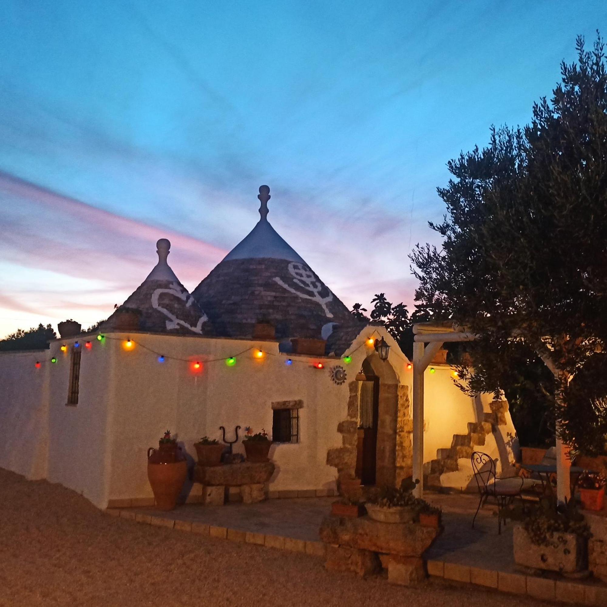 Piccolo Trullo Ostunese Le Jardin De Sophie' オストゥーニ エクステリア 写真