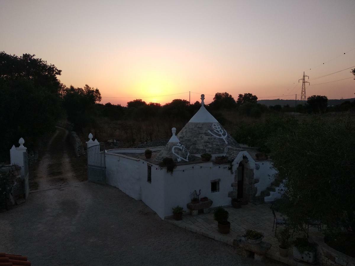 Piccolo Trullo Ostunese Le Jardin De Sophie' オストゥーニ エクステリア 写真