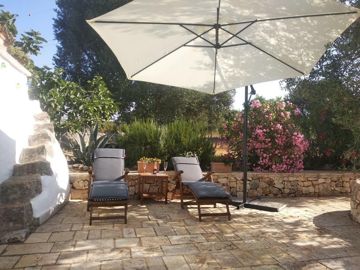 Piccolo Trullo Ostunese Le Jardin De Sophie' オストゥーニ エクステリア 写真
